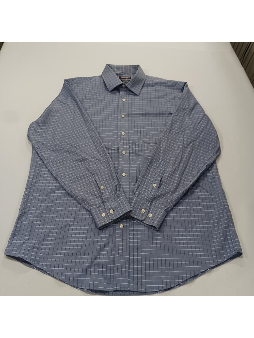 Kirkland Signature Tailored Fit Men's Blue Check Button-Up Shirt Size XL (34/35)